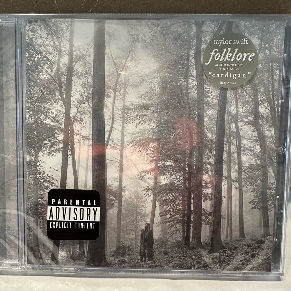 TAYLOR SWIFT FOLKLORE (2020) ~BRAND NEW~ SEALED/EXPLICIT CD~Deluxe Edition